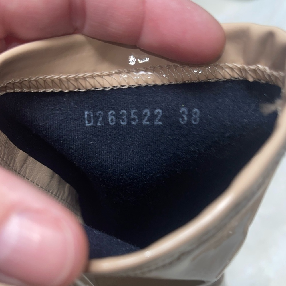 AGL Tiggy Stretch Patent Bootie NWOT - Picture 8 of 10
